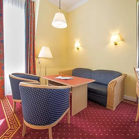 Kuehlungsborn, Am Konzertgarten 4*