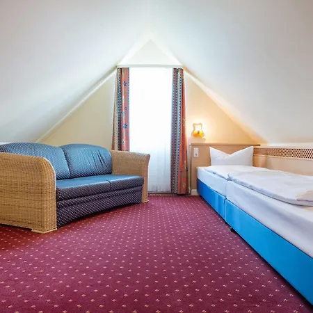 Kuehlungsborn, Am Konzertgarten 3*
