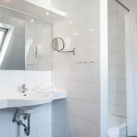 Kuehlungsborn, Am Konzertgarten מלון דירות 4*