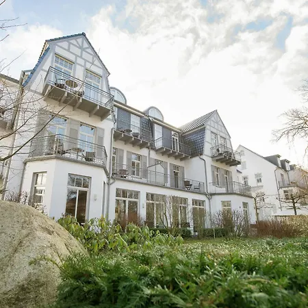 Kuehlungsborn, Am Konzertgarten Aparthotel 3*